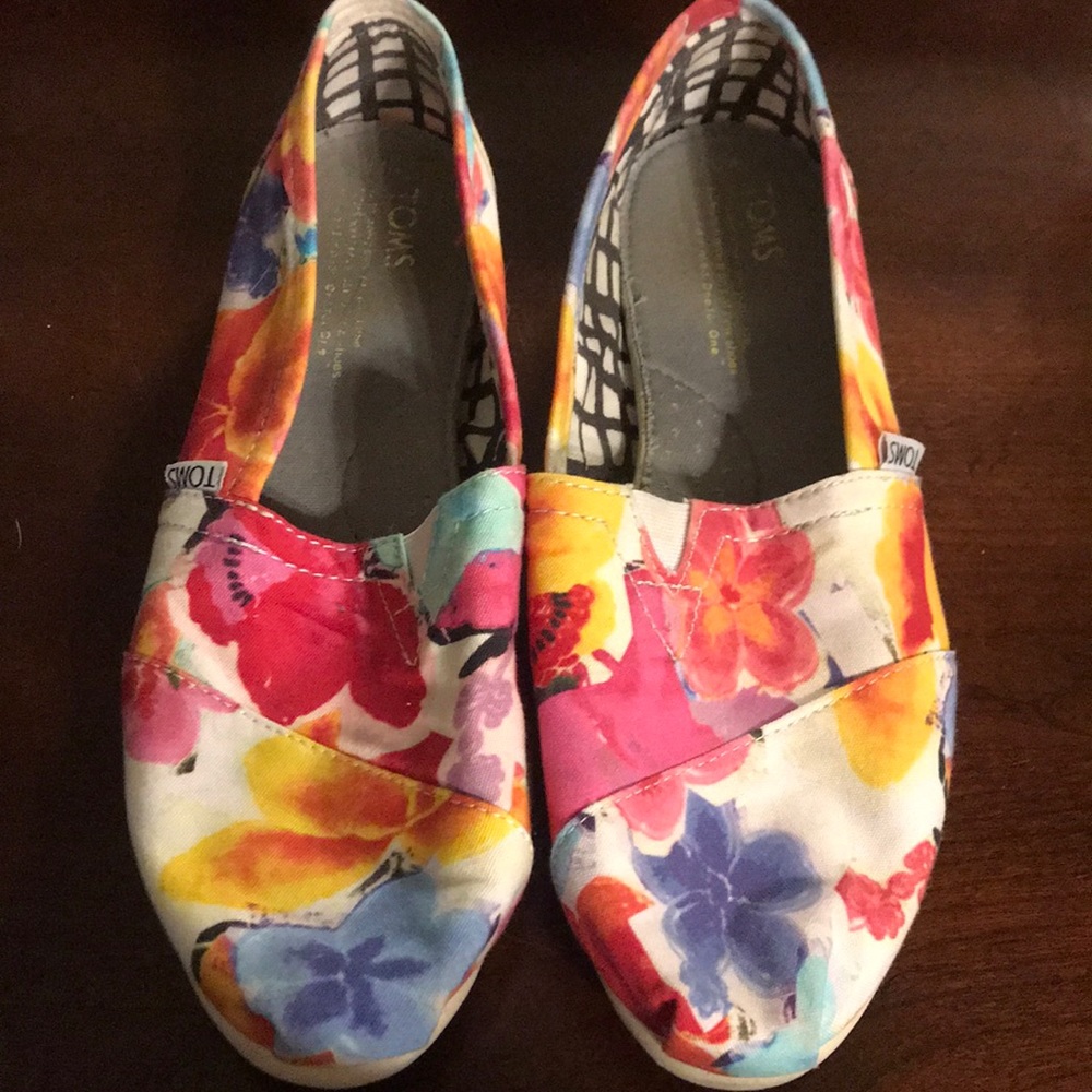 Toms